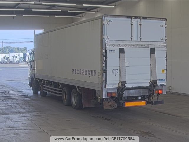 isuzu giga 2011 CFJ1709584 image 2