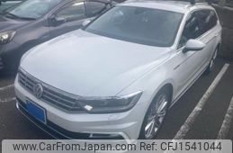volkswagen passat-variant 2016 CFJ1541044