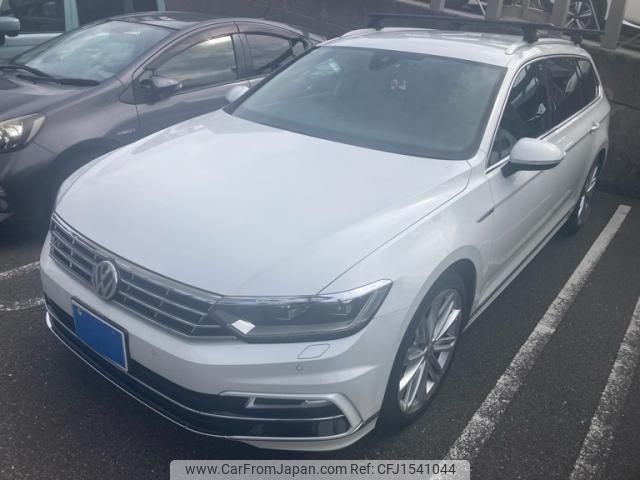 volkswagen passat-variant 2016 CFJ1541044 image 1