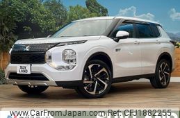 mitsubishi outlander-phev 2023 CFJ1882255