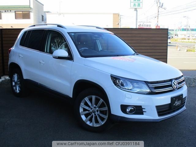 volkswagen tiguan 2013 -VOLKSWAGEN 【名変中 】--VW Tiguan 5NCCZ--DW023957---VOLKSWAGEN 【名変中 】--VW Tiguan 5NCCZ--DW023957- image 1