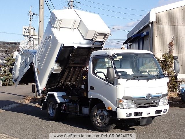 hino dutro 2016 -HINO--Hino Dutoro TSG-XKU600X--XKU600-0001677---HINO--Hino Dutoro TSG-XKU600X--XKU600-0001677- image 1