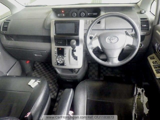 toyota voxy 2008 NIKYO_DY48902 image 1