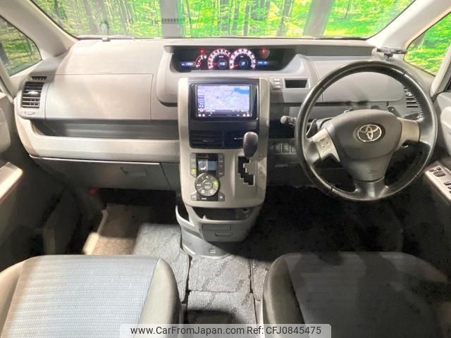 toyota voxy 2010 quick_quick_ZRR70W_ZRR70-0301816 image 2