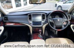 toyota crown-majesta 2015 504928-925655