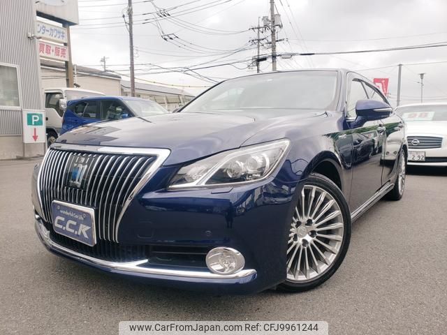 toyota crown-majesta 2014 GOO_JP_700102024930240630001 image 1