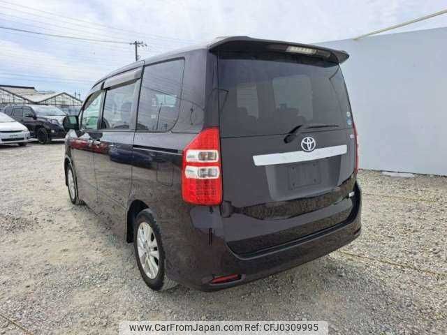 toyota noah 2011 TE4456 image 1