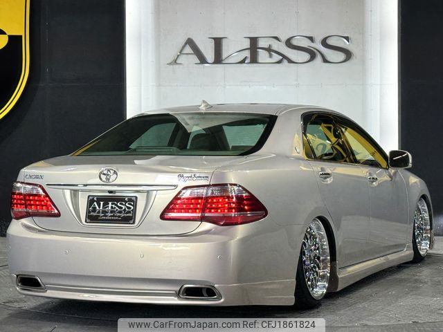 toyota crown-royal-series 2010 CFJ1861824 image 2