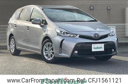toyota prius-α 2021 CFJ1561121