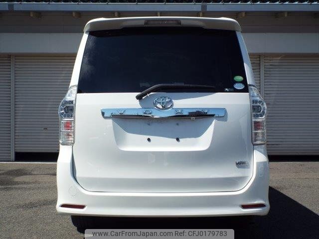 toyota voxy 2013 -TOYOTA--Voxy ZRR70W--0582490---TOYOTA--Voxy ZRR70W--0582490- image 2