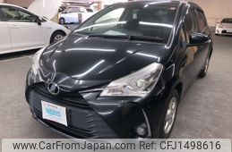 toyota vitz 2017 CFJ1498616
