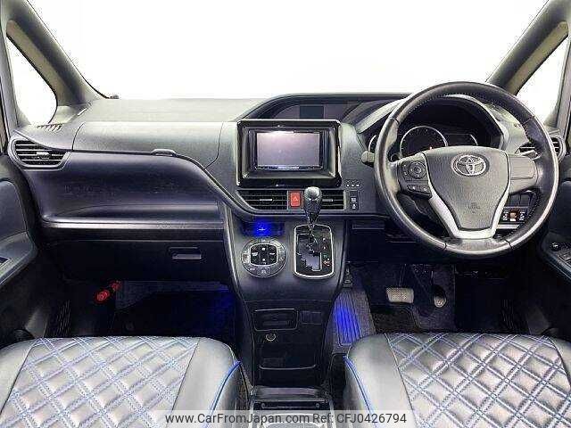 toyota noah 2014 504928-925829 image 1