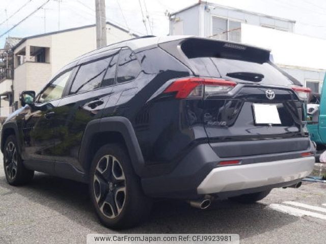 toyota rav4 2019 CFJ9923981 image 2