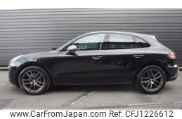 porsche macan 2023 GOO_JP_700056033630250529003