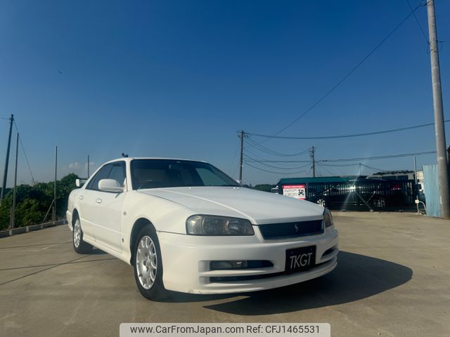 nissan skyline 2000 1300040 image 2