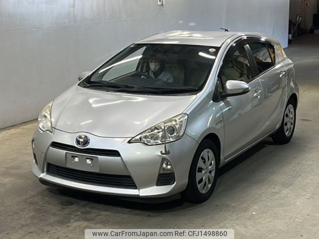 toyota aqua 2013 CFJ1498860 image 1