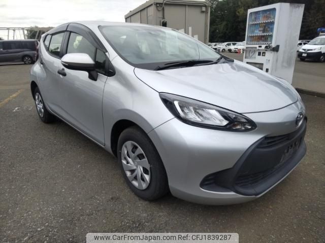 toyota aqua 2022 CFJ1839287 image 2