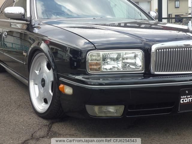 Nissan president 2000