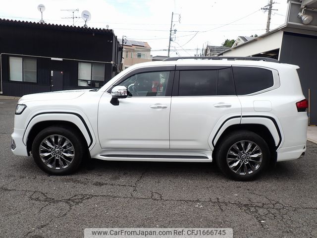 toyota land-cruiser 2023 CFJ1666745 image 2
