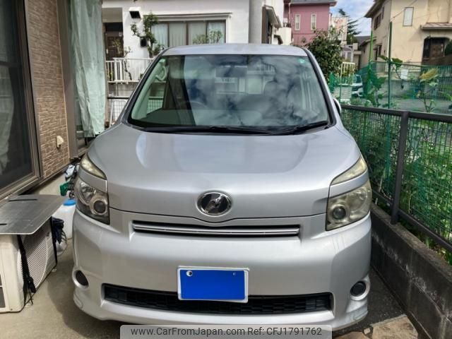 toyota voxy 2009 CFJ1791762 image 1