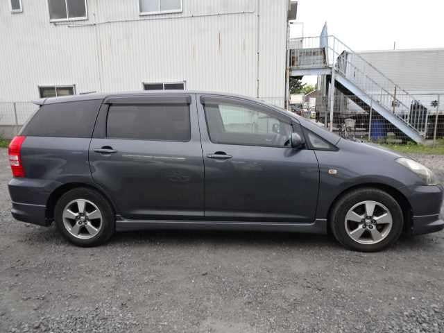 toyota wish 2004 1.70515E+11 image 1