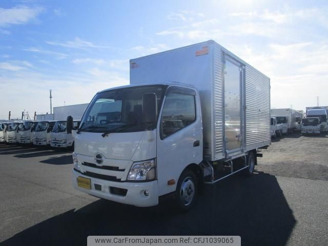 hino dutro 2024 CFJ1039065 image 1