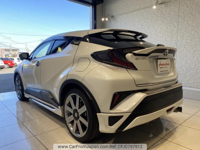 toyota c-hr 2017 quick_quick_ZYX10_ZYX10-2006460 image 2