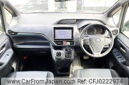 toyota voxy 2014 504928-924356