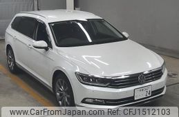 volkswagen passat-variant 2018 CFJ1512103