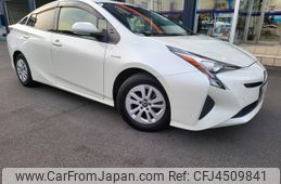 toyota prius 2017 CFJ4509841