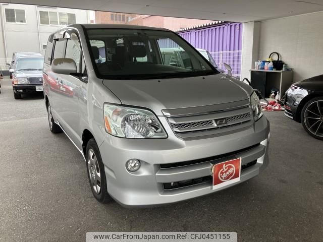 toyota noah 2005 quick_quick_DBA-AZR60G_0472725 image 1