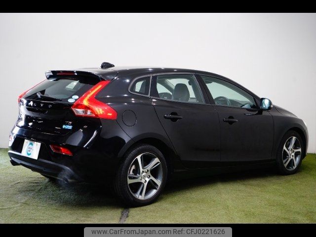 volvo v40 2019 -VOLVO--Volvo V40 MB4154T--K2568277---VOLVO--Volvo V40 MB4154T--K2568277- image 2