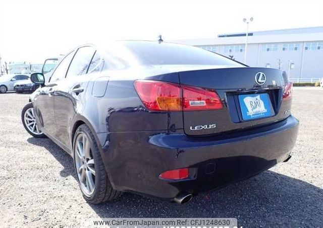 lexus is 2005 646828-N2025030168F-24 image 2