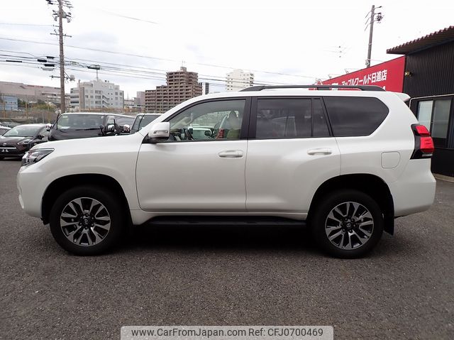 toyota land-cruiser-prado 2022 25521501 image 2