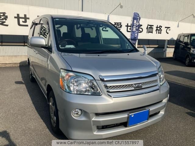 toyota noah 2006 CFJ1557897 image 2