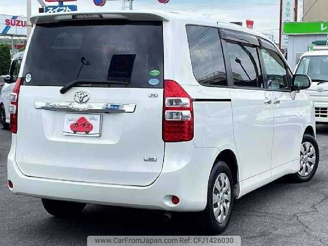 toyota noah 2013 504928-931479 image 2