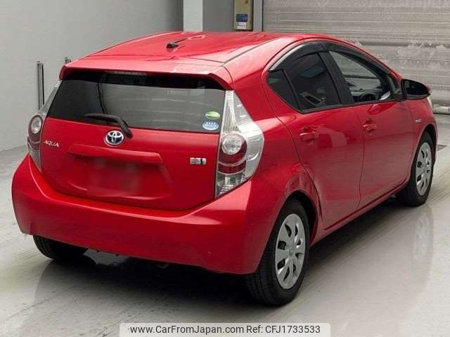 toyota aqua 2012 CFJ1733533 image 2