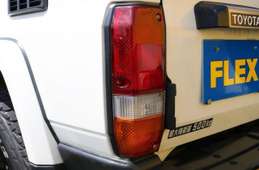 2000 Toyota Land Cruiser KG-HZJ74K 4WD - Car Price $18,046