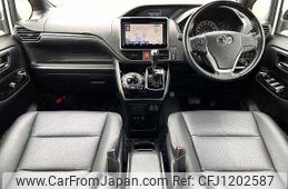 toyota esquire 2019 504928-930224