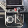 toyota esquire 2018 CARSENSOR_JP_AU6317842812 image 27