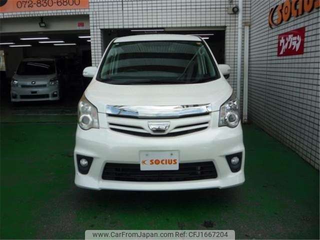 toyota noah 2012 CFJ1667204 image 2
