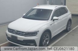 volkswagen tiguan 2017 -VOLKSWAGEN--VW Tiguan 5NCZE-WVGZZZ5NZJW842594---VOLKSWAGEN--VW Tiguan 5NCZE-WVGZZZ5NZJW842594-