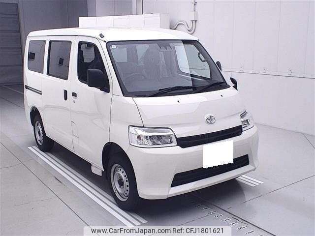 toyota townace-van 2025 CFJ1801621 image 1