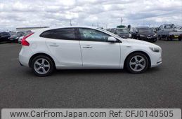 volvo v40 2014 NIKYO_KH55893