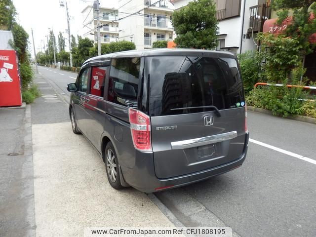 honda stepwagon 2013 CFJ1808195 image 2