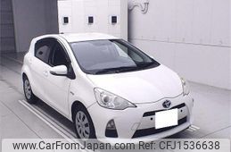 toyota aqua 2013 CFJ1536638