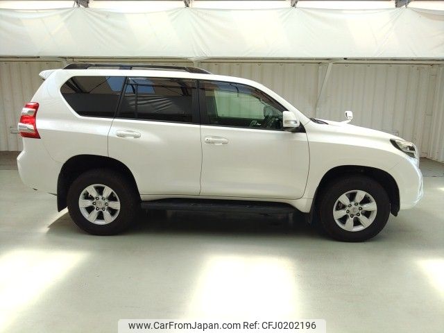 toyota land-cruiser-prado 2015 ENHANCEAUTO_1_ea287426 image 2