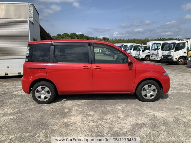 toyota sienta 2012 NIKYO_XL46247 image 1