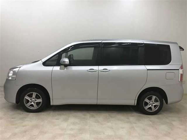 2009 Toyota Noah DBA-ZRR75G 4WD - Car Price $1,932