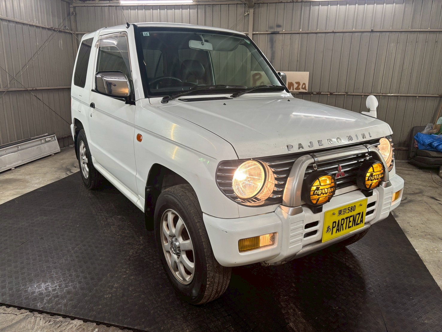 car_e28a91cb-3b58-4117-ab32-